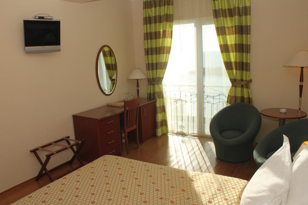 Hotel Romanov Sveti Stefan Kamer foto