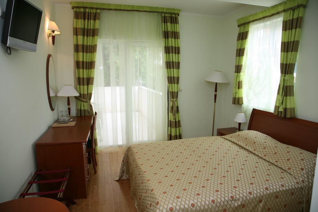 Hotel Romanov Sveti Stefan Kamer foto